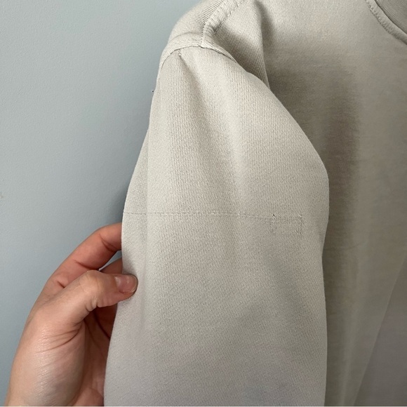 Urban Outfitters Strawberry Vintage Inspired Ivory Pullover Sweatshirt Size S - Picture 9 of 16